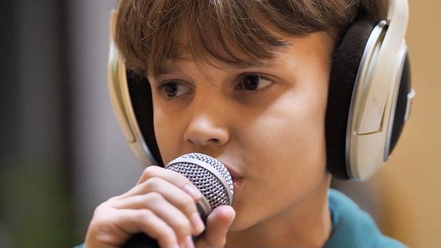 "Прекрасное далеко" исполняет Серёжа Струнин 2023 смотреть онлайн