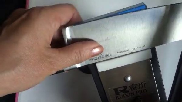 Как заточить кухонный нож китайской точилкой аналог Lansky - Professional Kitchen Knife Sharpener