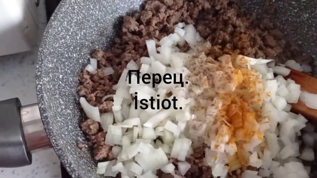 İçi ətli,yumurtalı kartof ruleti. Картофельный рулет,внутри мясо и яйца. смотреть онлайн