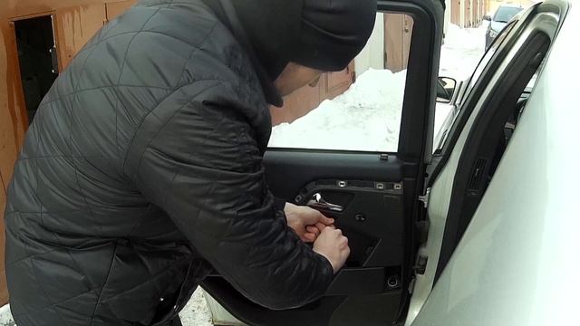 Как разобрать все двери на мерседес w220 , disassemble door Mercedes W220 смотреть онлайн