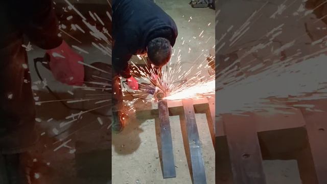 Правила Правильной Техники Безопасности при Работе С Болгаркой 😄😄😄 смотреть онлайн