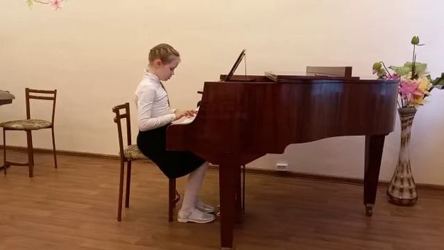 Иванова Ангелина. Синтезатор 1 класс. Укр. нар. песня "Вечерком красна девица" смотреть онлайн