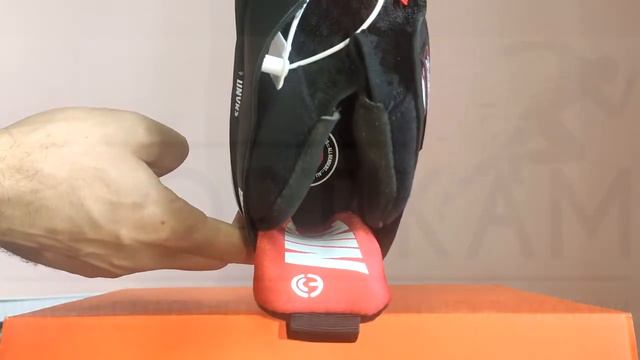 Баскетбольные кроссовки Nike Zoom UNVRS "BLACK/WHITE/RED" CQ6423-104 (Реплика А+++) смотреть онлайн