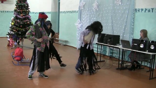 Танец Бабок Ёжек (Тележанин Данил и Шахфоростов Сергей) смотреть онлайн