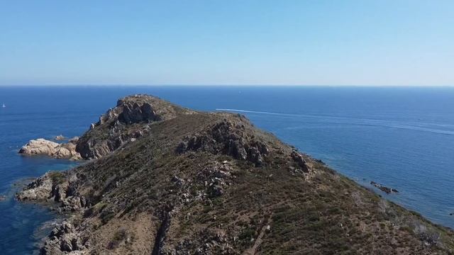 Vue Cap Taillât dans le Var смотреть онлайн