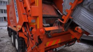 Мусоровоз HIDRO-MAK Автобау на шасси КамАЗ-65115-A5 (А 843 ХВ 122). Работа с евробаками.