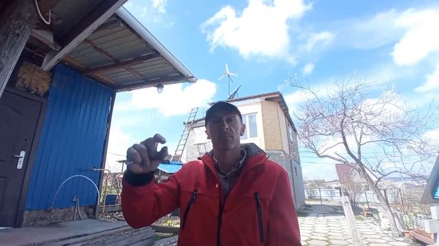 Заряжаю литий ШИМ (PWM) контроллерами от солнца и ветра/Хвост ветряка/Ухожу в автономку