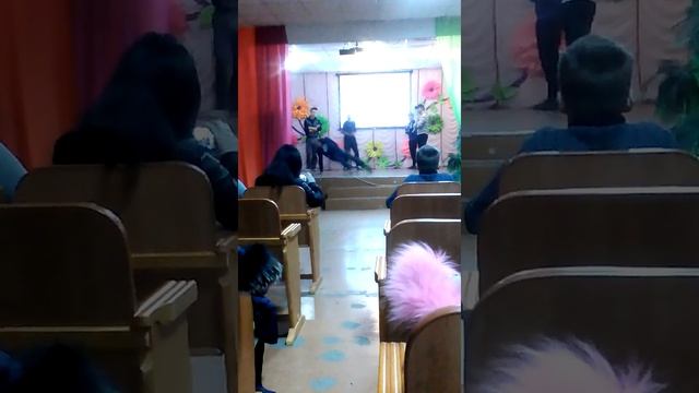 брейк данс выступление начинающих. смотреть онлайн