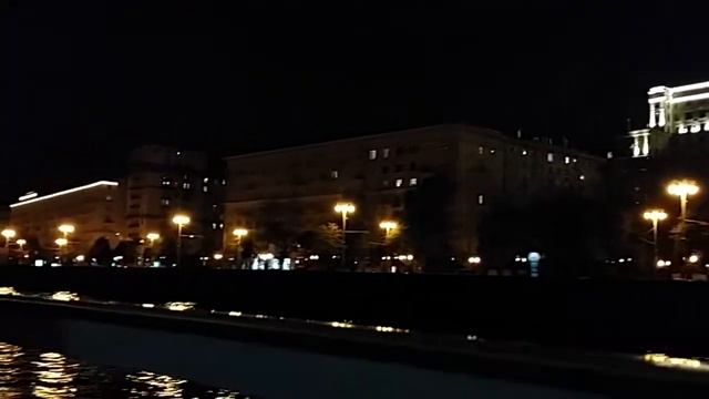 Мини-влог. Прогулка по Москва-реке. смотреть онлайн