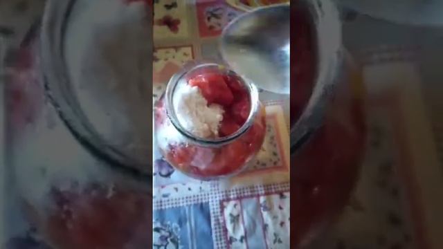 Qış üçün pomidor öz şirəsində. Помидоры на зиму в собственном соку. смотреть онлайн