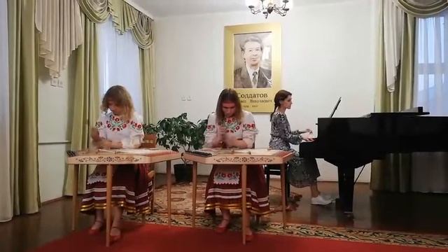 Ансамбль "Весялушки" Глаголева Анна, Соколова Юлия Обр. С.Полонского - Полька "Вязанка" смотреть онлайн