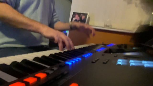 YAMAHA GENOS MISIRLOU смотреть онлайн