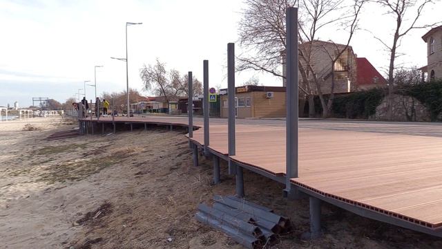 В Черноморском подходит к завершению благоустройство набережной зоны смотреть онлайн