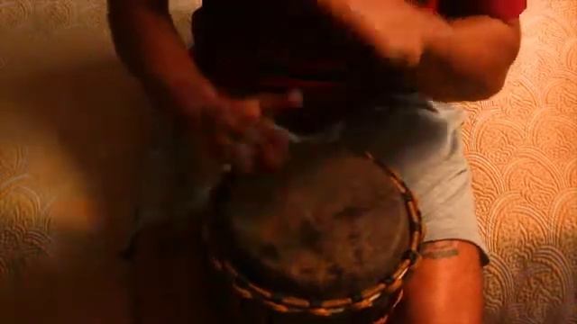 Tambor mini djembe de viagem смотреть онлайн