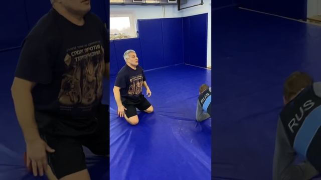 Разбор приемов борьбы с захватом руки соперника, а вы сколь можете ?? смотреть онлайн