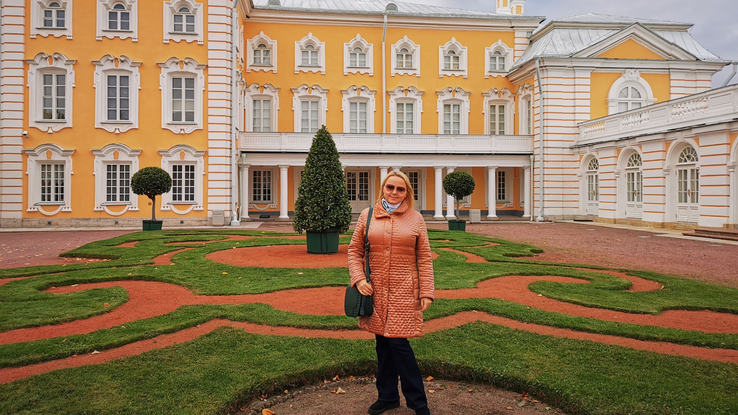 Петергоф - это не только фонтаны. Архитектурные акценты. Санкт-Петербург смотреть онлайн