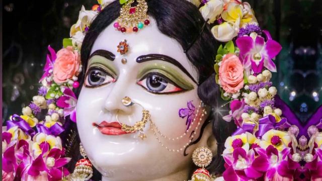 Jaya Jaya Radha Krishna Yugala Milana | YUGAL AARTI | MOST BEAUTIFUL RADHA KRISHNA SONG смотреть онлайн