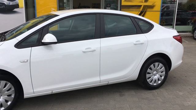 Opel Astra Sedan 1.4 Turbo 140 KM Biały