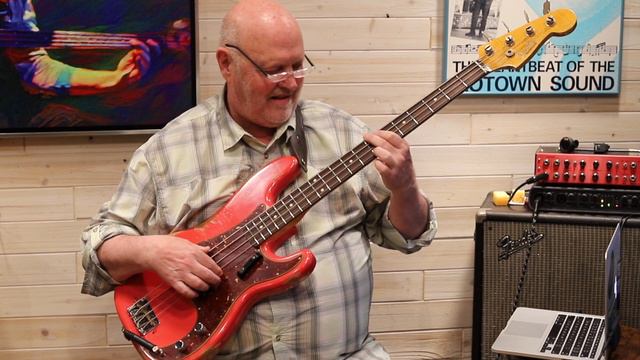 Fender Custom Shop 1960 Precision Bass Fiesta Red смотреть онлайн