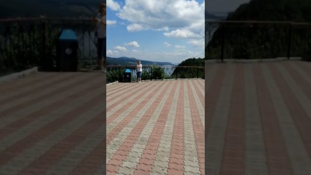 Красноярск на смотровой площадке, съемка с телефона. 18. июля 2019 года. смотреть онлайн