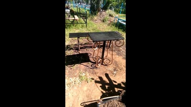 Установка крестов и лавочки со столиком на кладбище. смотреть онлайн