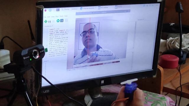 raspbian bullseye opencv facetracking servo | csrt tracker opencv смотреть онлайн