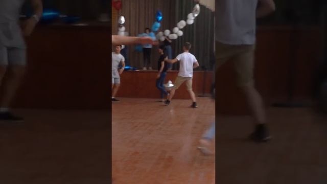 ШОК!!!Бомж попал на приём в Букемгенский дворец смотреть онлайн