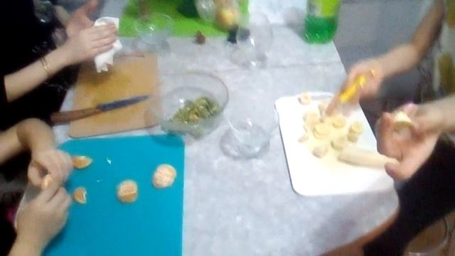Готовим фруктовый салат. часть 1 смотреть онлайн