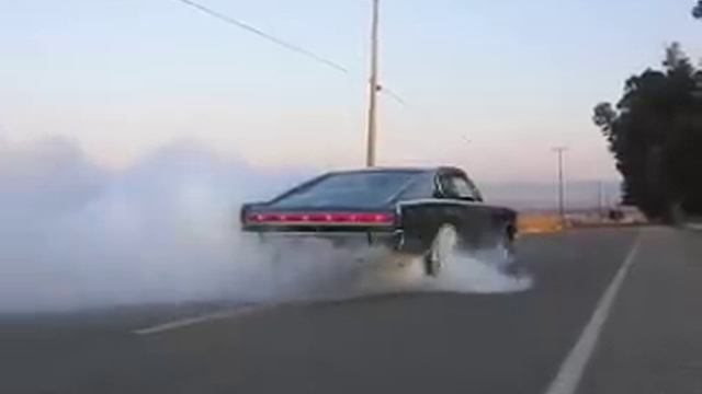Jeff's 1966 Dodge Charger Burnout #1 смотреть онлайн