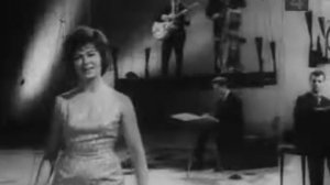 Эдита Пьеха Песня Остаётся с Человеком (English Subtitles)