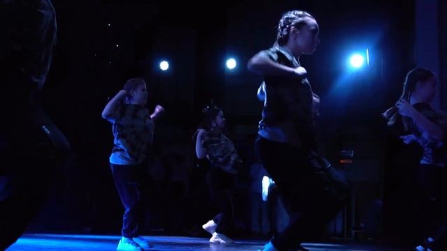 ART DANCE | ролик со спектакля Прекрасное Далеко смотреть онлайн