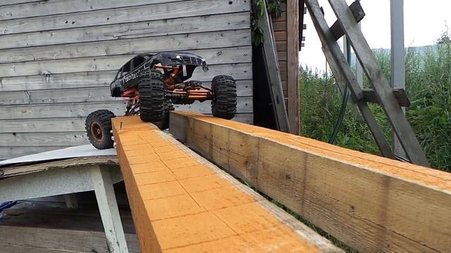 радиоуправляемые машинки macro Mad Torque Crawler смотреть онлайн
