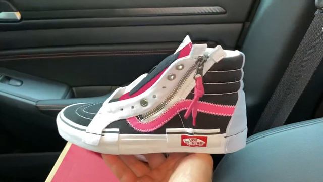 Vans Sk8 Hi Reissue Cap Black Azalea Pink shoes смотреть онлайн