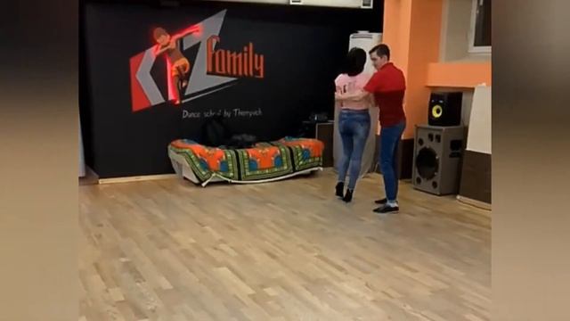 Линаф Галлямов и Марина Рыжак | Urban Kiz | Кизомба-практика 31.03.19 | KizFamily Dance School смотреть онлайн