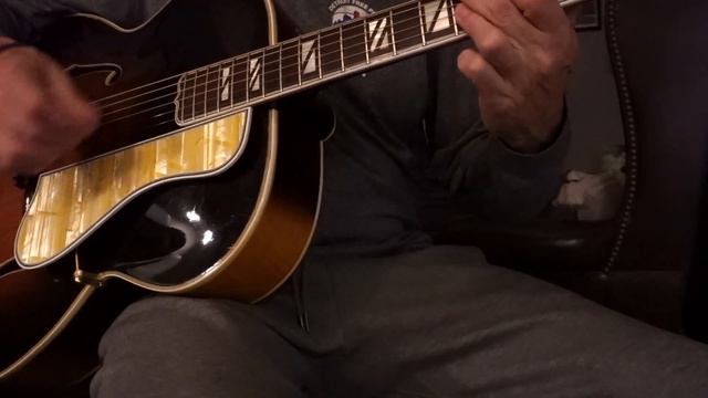 1948 Gibson Super 400 смотреть онлайн