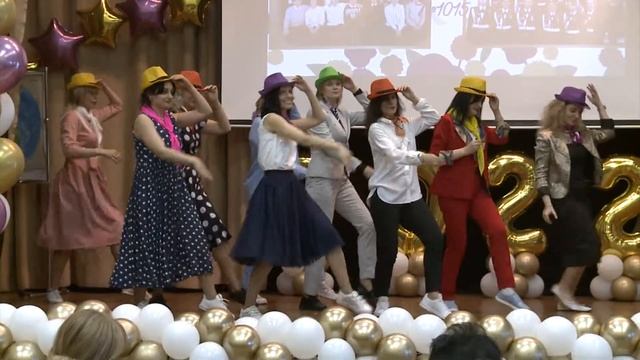 Выступление родителей на выпускном. школа 1015 г.Москва смотреть онлайн