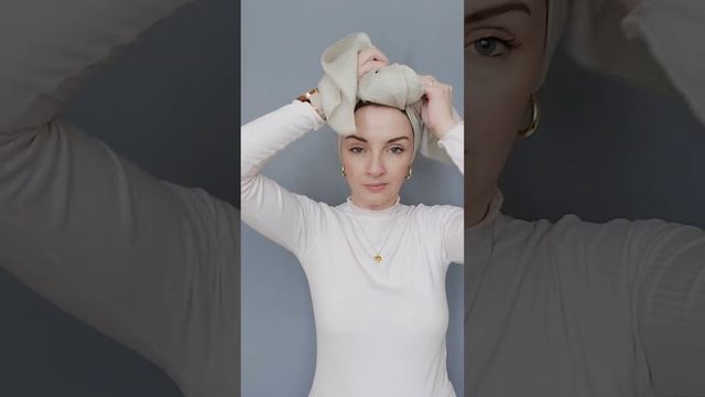 Как сделать тюрбан из шёлкового платка. Мастер класс. #shorts смотреть онлайн