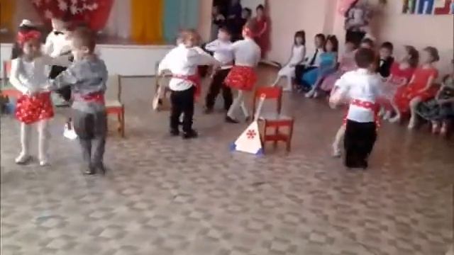 Танец на 8 марта М\Ц смотреть онлайн