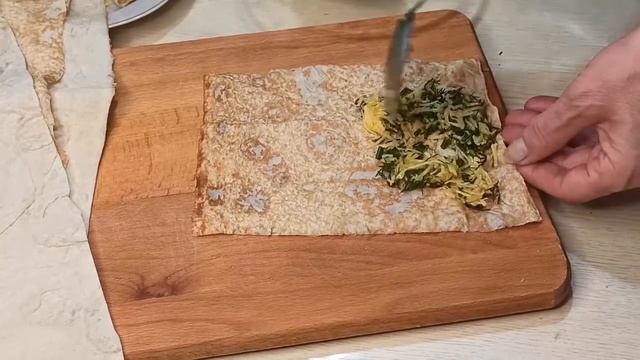 ЛАВАШ С СЫРОМ готовим на сковороде. Быстрая закуска с зеленью на природе. смотреть онлайн