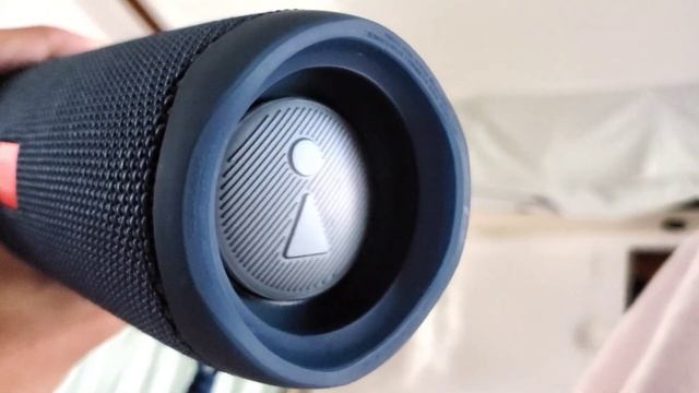 JBL Flip 5 Extreme Bass Test! 90% Low Frequency Mode! *little warpy смотреть онлайн