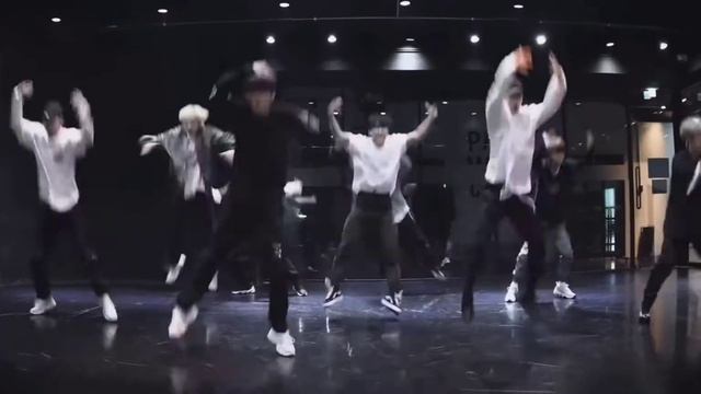 Stray Kids' most satisfying dance practice moments (200% in sync) смотреть онлайн