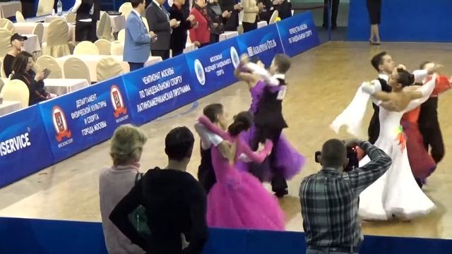 Первенство Москвы 2015 Юниоры-1 (Стандарт) Квикстеп 1/8 финала смотреть онлайн