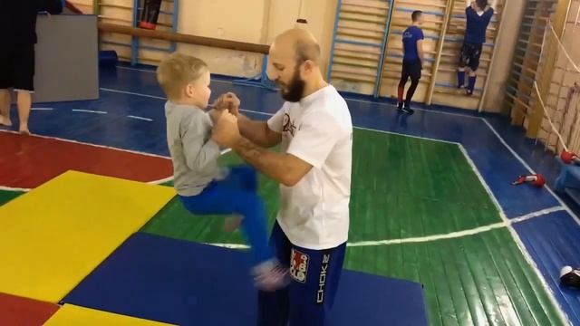Семейное упражнение на развитие координации и вестибулярного аппарата у детей дошкольного возраста смотреть онлайн