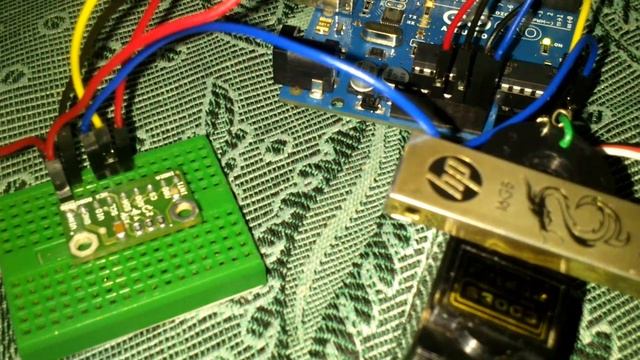 Gyrosensor (L3G4200D) and servo motor with arduino смотреть онлайн