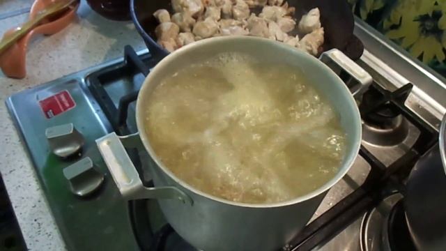 Готовка №1 - Курица с овощами в горшочках смотреть онлайн