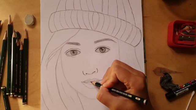 Как нарисовать ДЕВУШКУ В ШАПКЕ за 14 минут | Как нарисовать лицо девушки карандашом поэтапно смотреть онлайн