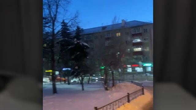 Стал Перекупом Айфонов.. Съездил в Москву Совершенно Бесплатно... смотреть онлайн