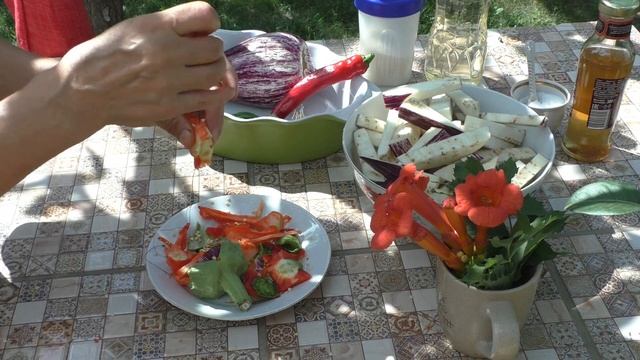 Маринованные баклажаны с болгарским перцем. Вкусный салат. Пряная закуска. смотреть онлайн