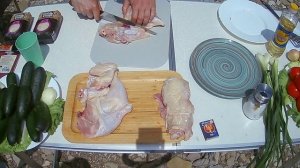 ЦУЛАЯ КУРИЦА на ШАШЛЫК! Как разделать курицу порционно на шашлык.