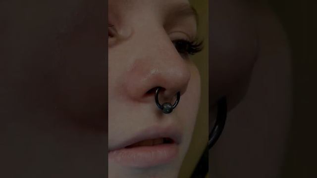 Септум. Пирсинг носа. Пирсинг носа и кольцо. Septum piercing. смотреть онлайн